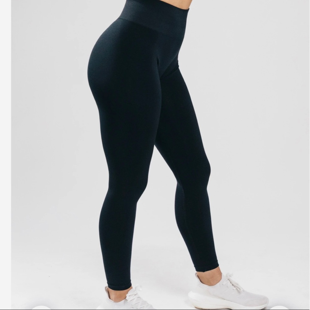 Like New Black Alphalete Amplify Leggings